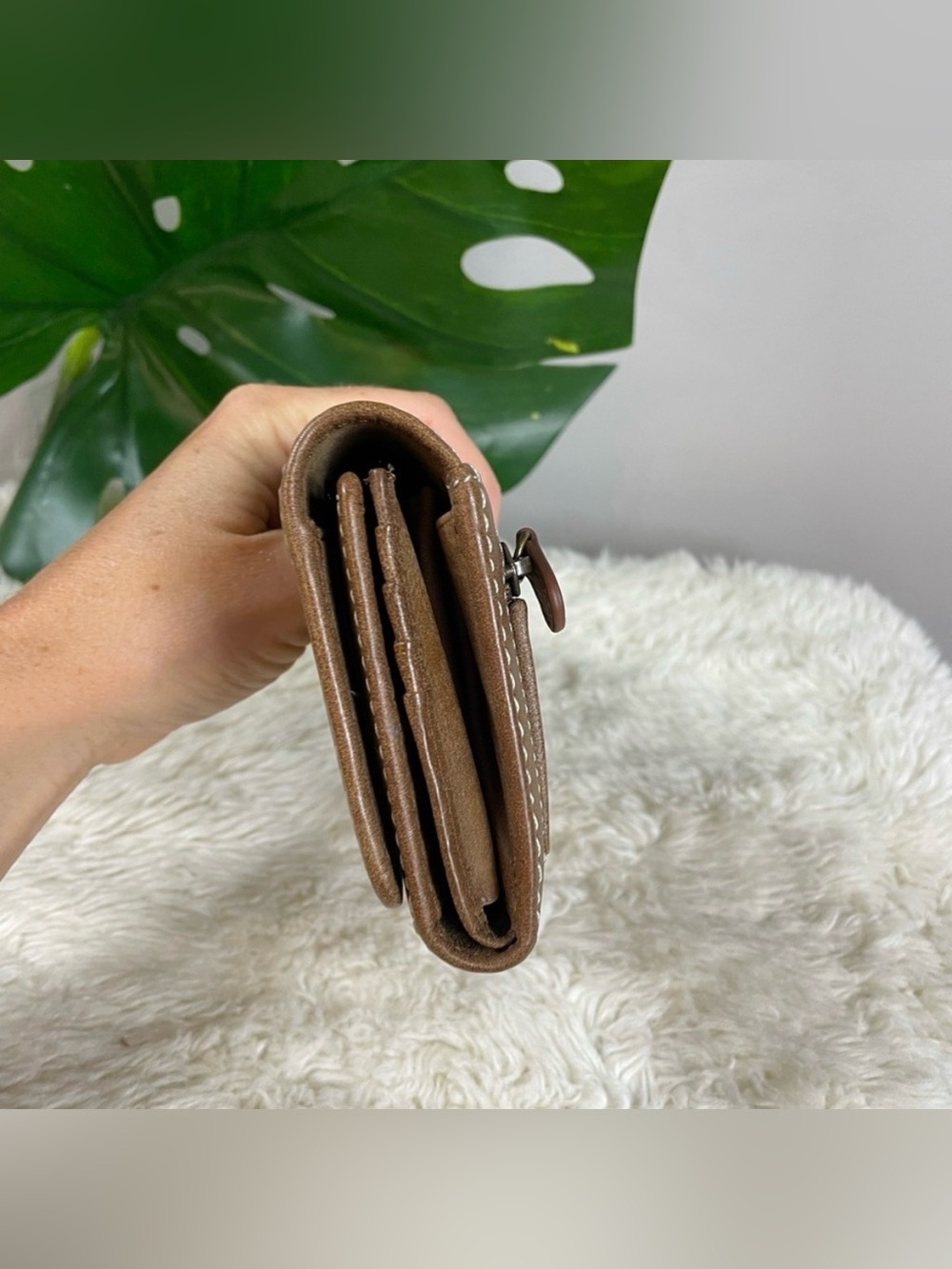 NWOT 🦫 Roots Tribe Large Fold Wallet - Picture 3 of 11